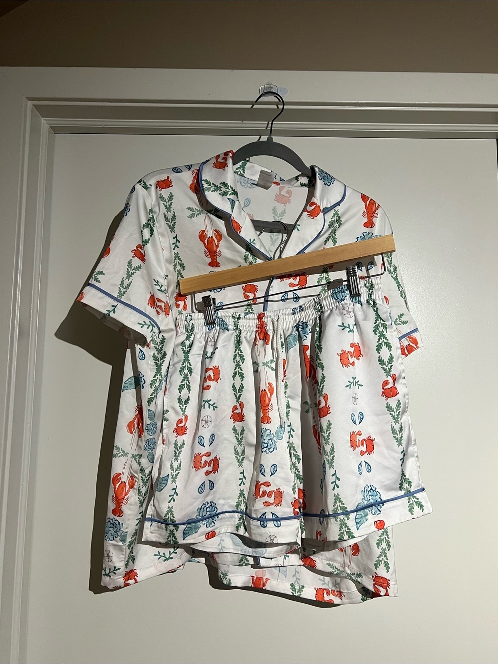 Kids White Short-Sleeve Top and Shorts Set with Red Lobster Print
